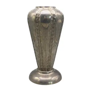Váza Art deco z kovu.