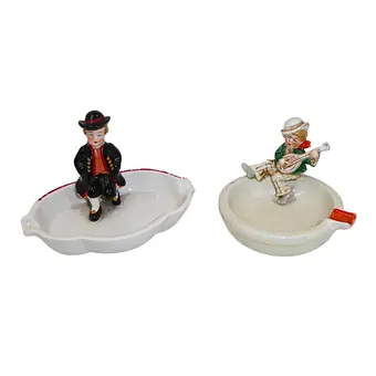 Twee schalen met figuursieraad, porselein, Duitsland.