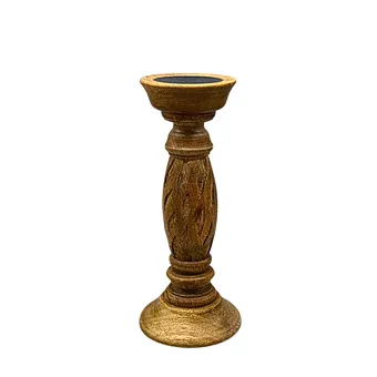 RUSTIKALER KERZENHALTER AUS HOLZ.
