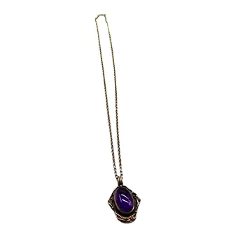 LILA AMETHYST - ANHÄNGER IN 835ER SILBER GEFASST MIT SILBERKETTE, PUNZIERT.