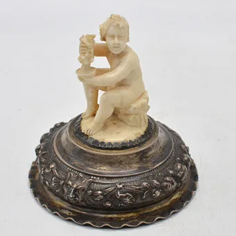 Tableware / domed lid, bone on silver, handmade, 17th-18th century.
