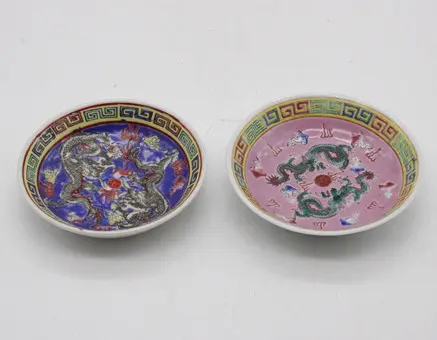 Dvě čínské porcelánové misky, kolem 1960.