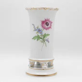 VASE MEISSEN DÉCOR FLORAL BORD DORÉ – 1ER CHOIX, H.14,5CM, 20E SIÈCLE