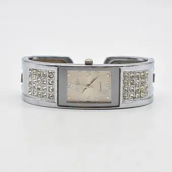 SHUHAO DAMENUHR ALS ARMREIF, QUARTZ, VINTAGE UM 2000ER.