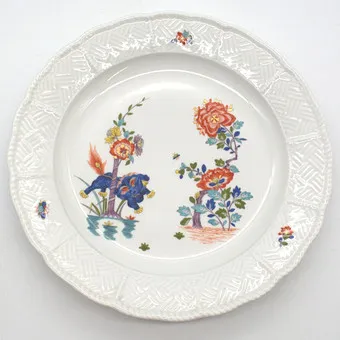 MEISSEN Bord 'Vliegende Hond' / Leeuw, Kakiemon-schildering, 1e keus, Pfeiffer-periode 1924-1934. Ca. 23,5 cm.