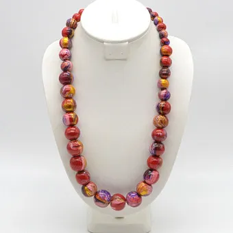 HANDGEMACHTES PERLENCOLLIER, HOLZPERLEN MIT HANDMALEREI, GLITZERDETAILS IN GOLD, VINTAGE, ENDLOS, VINTAGE, CA. 65 CM.