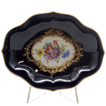 MEISSEN. GEBAKSCHAAL, KOBALT BLAUW, MET BLOEMENBOEKET, GOUDEN DETAILS, 1E KEUZE. 20E EEUW.