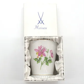 MEISSEN. КРУЖКА, РОСПИСЬ ЦВЕТАМИ, 1-Й СОРТ, С ОРИГИНАЛЬНОЙ УПАКОВКОЙ.