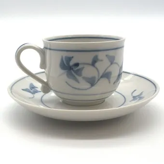 ROYAL COPENHAGEN "NOBLESSE BLUE" KOP EN SCHOTEL, HANDSCHILDERING, 2E HELFT 20E EEUW.