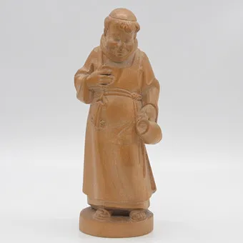 ALOIS OHMAYER. MNICH, RĘCZNIE RZEŹBIONA FIGURA, DLA NEBELHORN HOLZSCHNITZEREI, OBERSTDORF / ALLGÄU, OK. LATA 1990, Z ETYKIETĄ STUDIA.