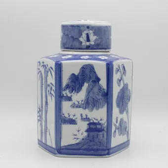 chinesische Porzellan Teedose blau-weiß hexagonale Form mit Deckel, um 1950.