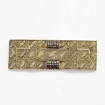 BROSCHE VAN FAHRNER, MET ORIGINELE FAHRNER SIGNATUUR, 925 STERLING ZILVER, VERGOUD, RECHTHOEKIG, MET MARKASIETEN EN RIJK VERSIERD MET FILIGRAAN VAN GETWISTE DRADEN, ART DECO, MET VEILIGHEIDSSLUITING.