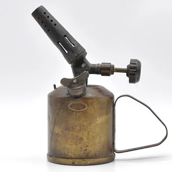 G. Barthel, BM 116, bec Bunsen / lampe à souder, en laiton, Allemagne de l'Est (RDA), vers 1970.
