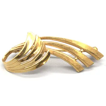 ANTIQUE BROOCH AMERICAN GOLD DOUBLE, OPENWORK SETTING, TEXTURED SURFACE, WITH MAKER'S MARK.