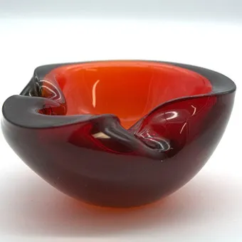 FLAVIO POLI. MURANO GLASS BOWL, SOMMERSO, RED-BLUE, ITALY, CIRCA 1950.