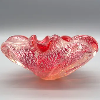 BAROVIER & TOSO. MURANO GLASS BOWL WITH SILVER DUST, ITALY CIRCA 1950.