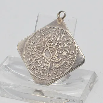 ULMER GULDENKLIPPE 1704: MONETA ARGENT REIP VLMENSIS / DA PACEM NOBIS DOMINE, CCA 40 X 36 MM.