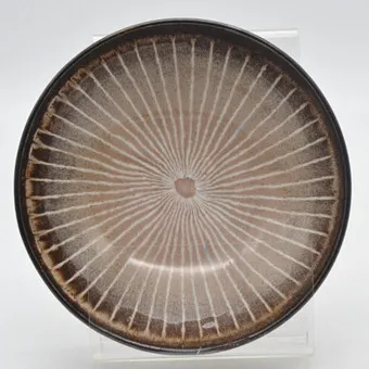 MONIKA MÄTZEL (1917-2010). STUDIOSCHALE, GESTREIFT, KERAMIK, UM 1960, MIT STUDIOSTEMPEL.