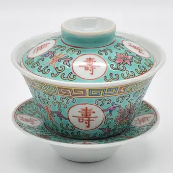 Čínská čajová souprava, 3 díly, porcelán, Famille Rose, Jingdezhen, současná.