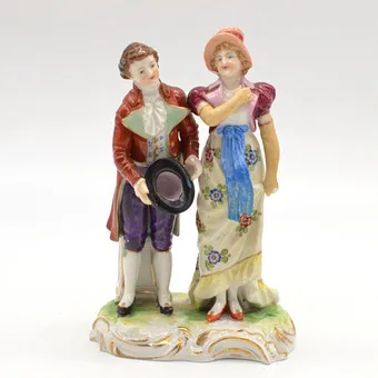Volkstedt, Anton Müller & Co.. Figurine en porcelaine de Thuringe "Couple", début du 20e siècle, polychrome avec peinture à l'or.