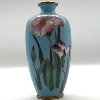 JAPOŃSKI WAZON CLOISONNÉ, OKRES SHOWA, OK. 1950–1970, 13 CM.