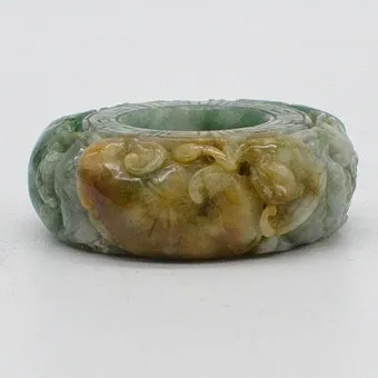 Decorative jade ring, bats and peaches, hand-carved, China, circa 1980.