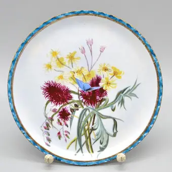 Ručně malovaný talíř, květiny, porcelán, zlatý okraj, rané 20. století.