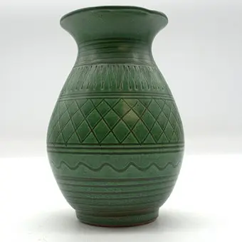 Kunstkeramische vaas uit de jaren 1960, ingekrast decor, Wilhelm Kagel.