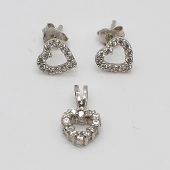 LUND COPENHAGEN, PARURE DE CLIPS D'OREILLES ET PENDENTIF, ARGENT STERLING SERTI DE ZIRCONS, FORME DE CŒUR, VINTAGE.