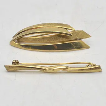 DEUX BROCHES BARRE, AMERICAN DOUBLE, GEBRÜDER KUTTROFF PFORZHEIM ET POINÇON ILLISIBLE, DÉBUT 20E SIÈCLE.