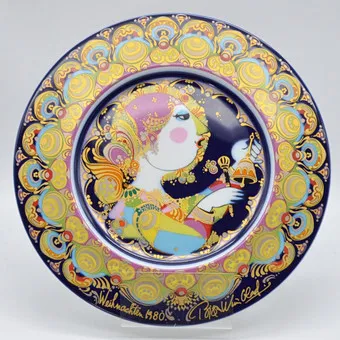 BJÖRN WIINBLAD. ASSIETTE DE NOËL 1980, 100 ANS ROSENTHAL, DÉCOR À LA MAIN, ÉDITION LIMITÉE, DM ENV. 28,5 CM.