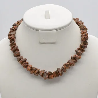 Edelsteen collier van jaspis, metalen sluiting, vintage, ca. 44 cm.