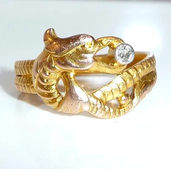Antický prsten zlato 585, diamant 0,05 ct, chiméra drak-orel