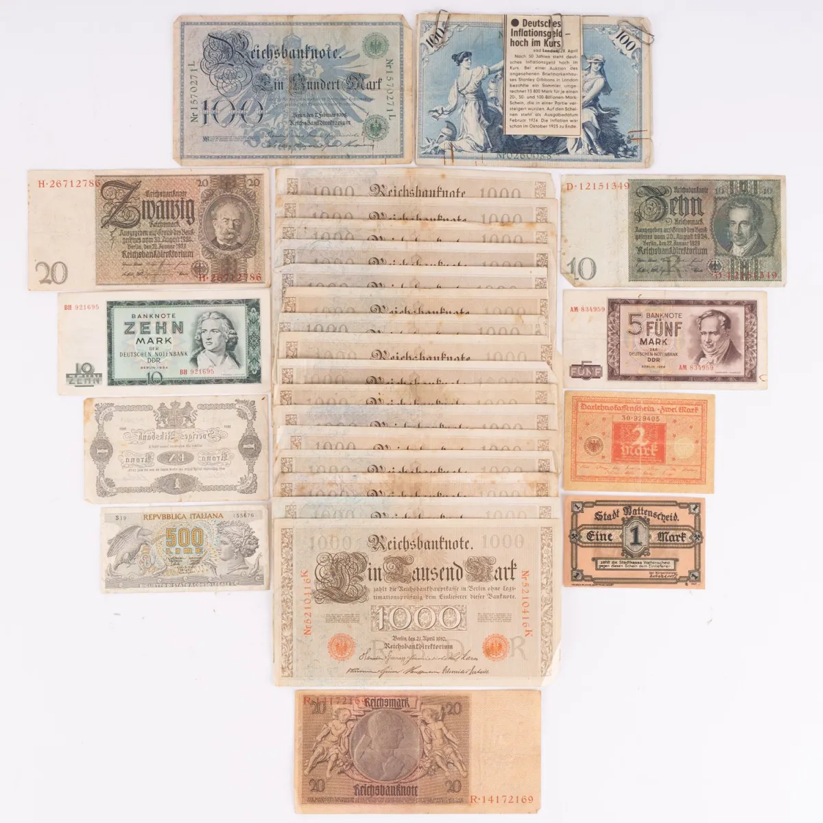 Kolekcja 28 banknotów z całego świata.