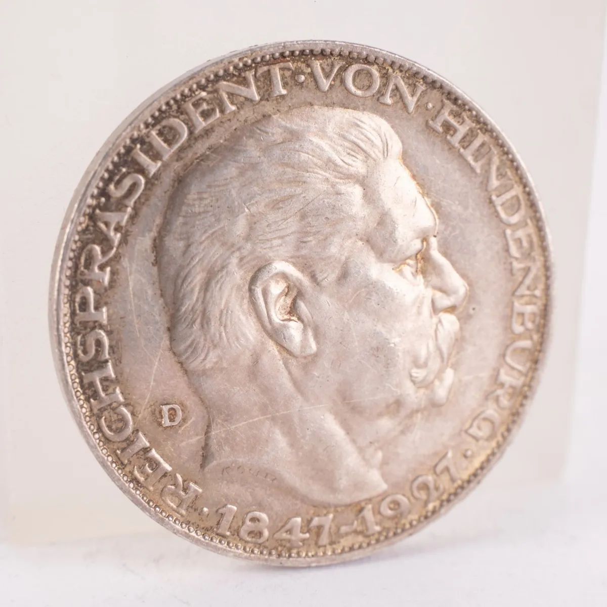 Silber-Medaille 1927 zum 80. Geburtstag des Reichspräsidenten Paul von Hindenburg. ca. 25g, 900er Silber, ss/vz.