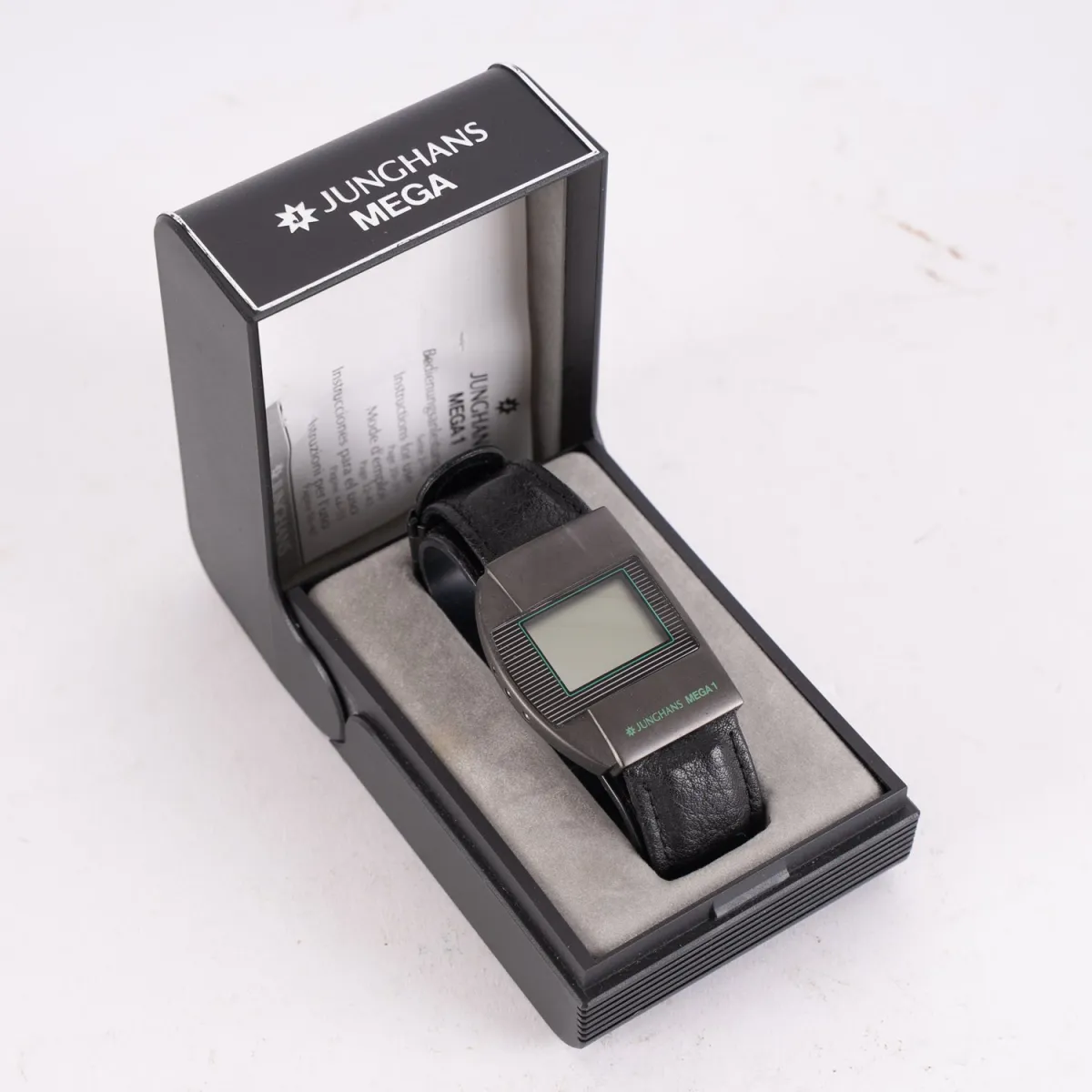 JUNGHANS - MEGA 1 - Herenpolshorloge in originele doos met handleiding, ongecontroleerd, privécollectie.