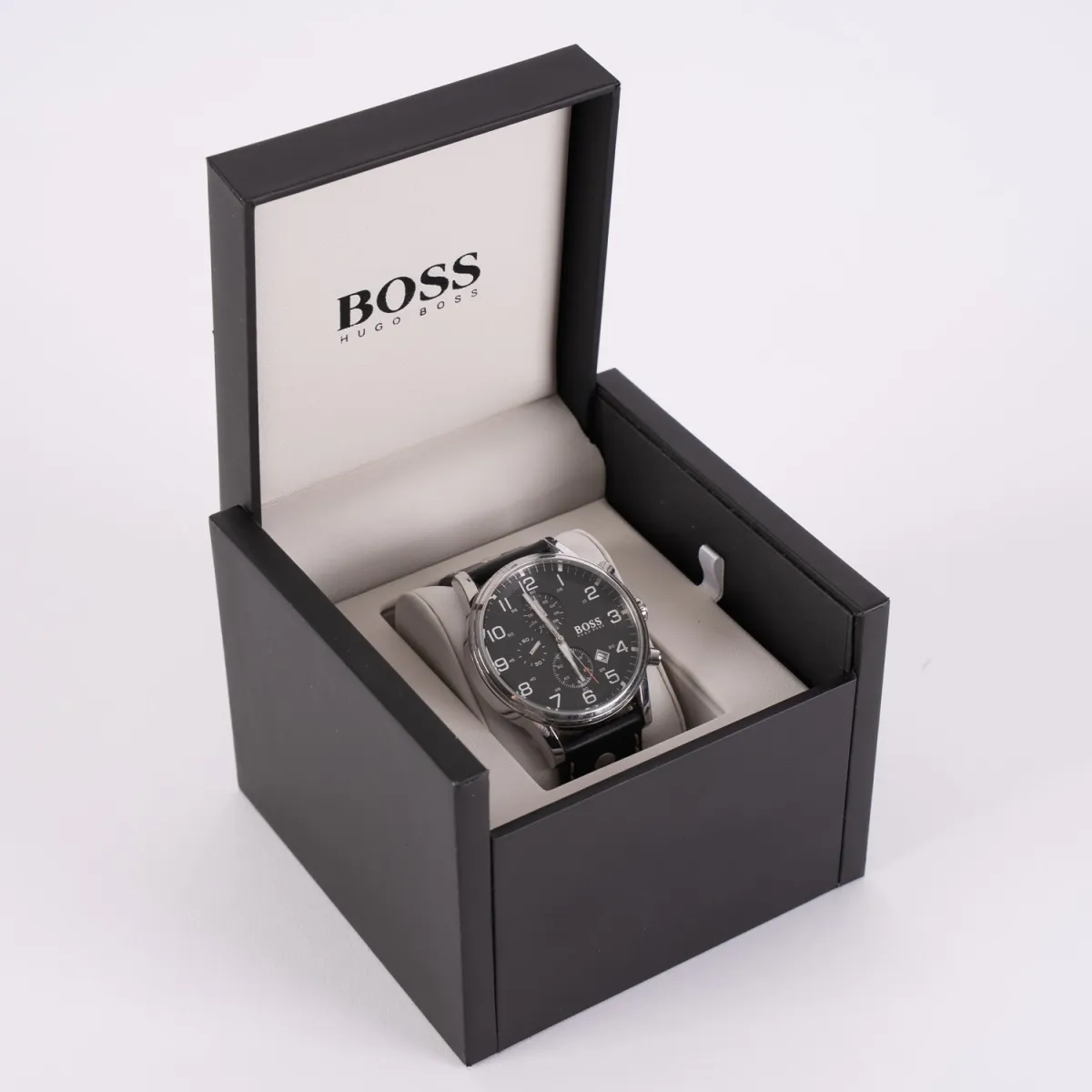 Hugo Boss - Zegarek męski, około 2007, koperta ze stali nierdzewnej na czarnym pasku skórzanym z klamrą sprzączkową, mechanizm kwarcowy, średnica koperty