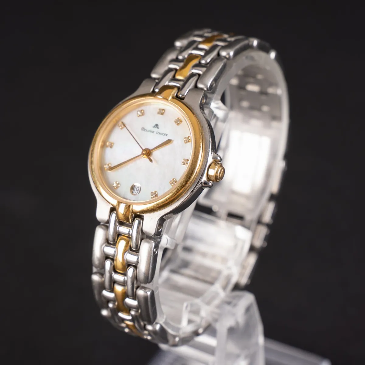 Montre-bracelet Maurice Lacroix Calypso pour dame, cadran en nacre avec seconde centrale, date à 6h, mouvement quartz, non testé...