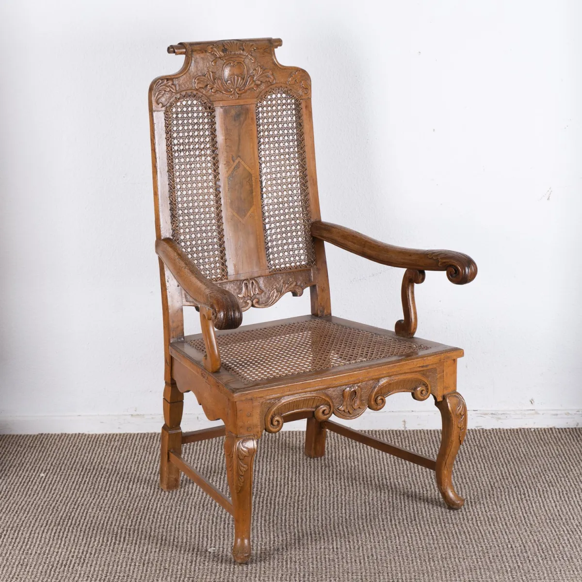 Elegant armchair, Baroque 18th c., probably Braunschweig / Wolfenbüttel area around 1730 / 40, solid beech frame …