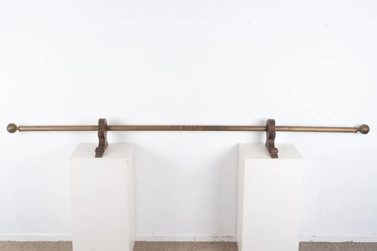 Gordijnroede, historisme / Gründerzeit, 19e / 20e eeuw, notenhouten wandconsoles met ca. 260 cm lang, met messing …