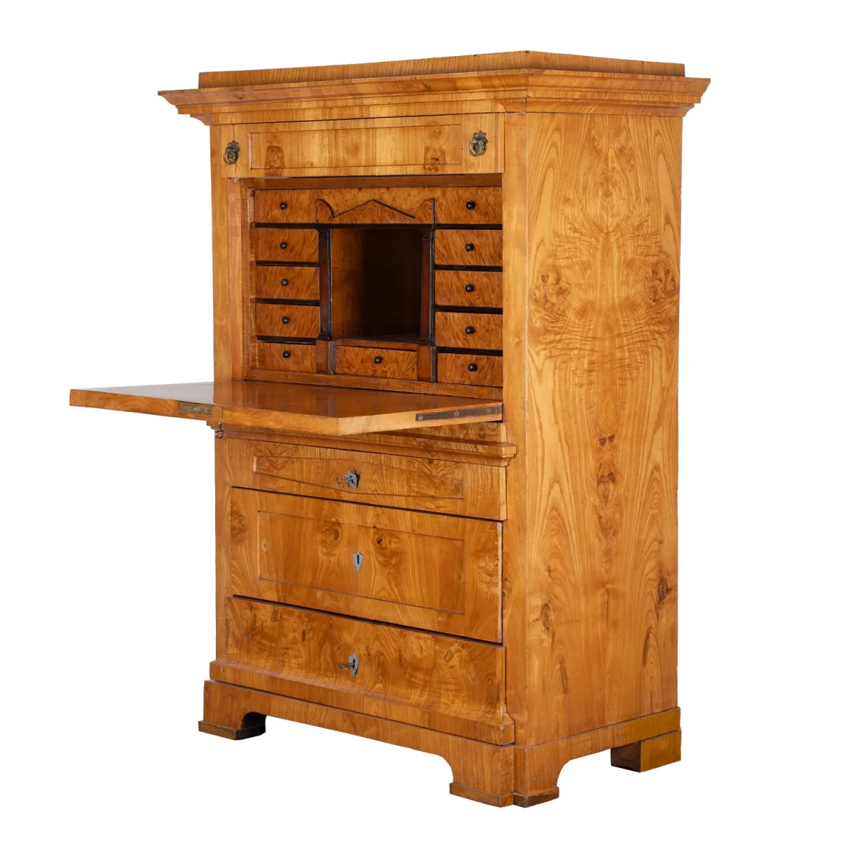 Élégant secrétaire, Biedermeier, Basse-Saxe vers 1830, frêne et loupe de frêne plaqués sur corps en bois résineux. Archite…