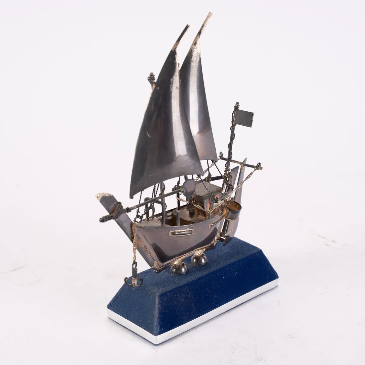 Sailing ship mounted on base, 825 sterling silver, ship approx. 14.5 x 12 x 3.5 cm