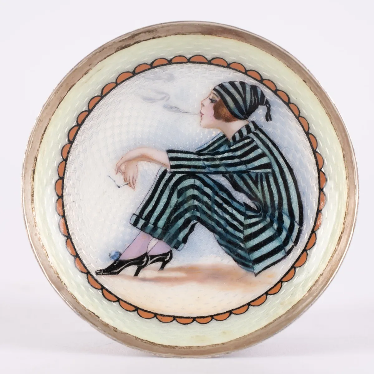 Élégante coupe sur pied, argent massif 925, partiellement dorée. Jeune femme assise dans le miroir, style...