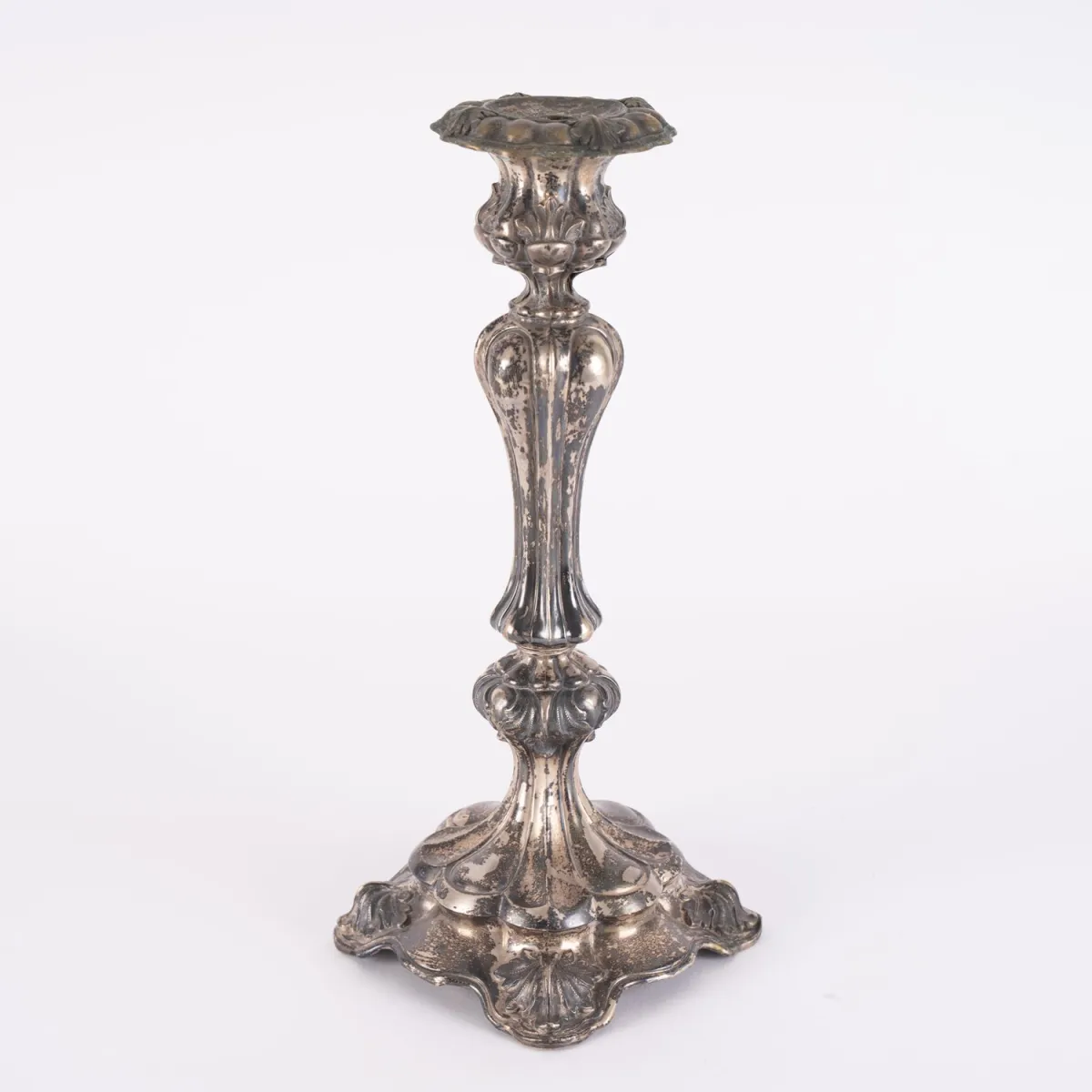 Single-flame table candlestick, 2nd half 19th c., before 1888, 13 lot = 812.5/1000 silver, weighted base, height approx. 31 cm.