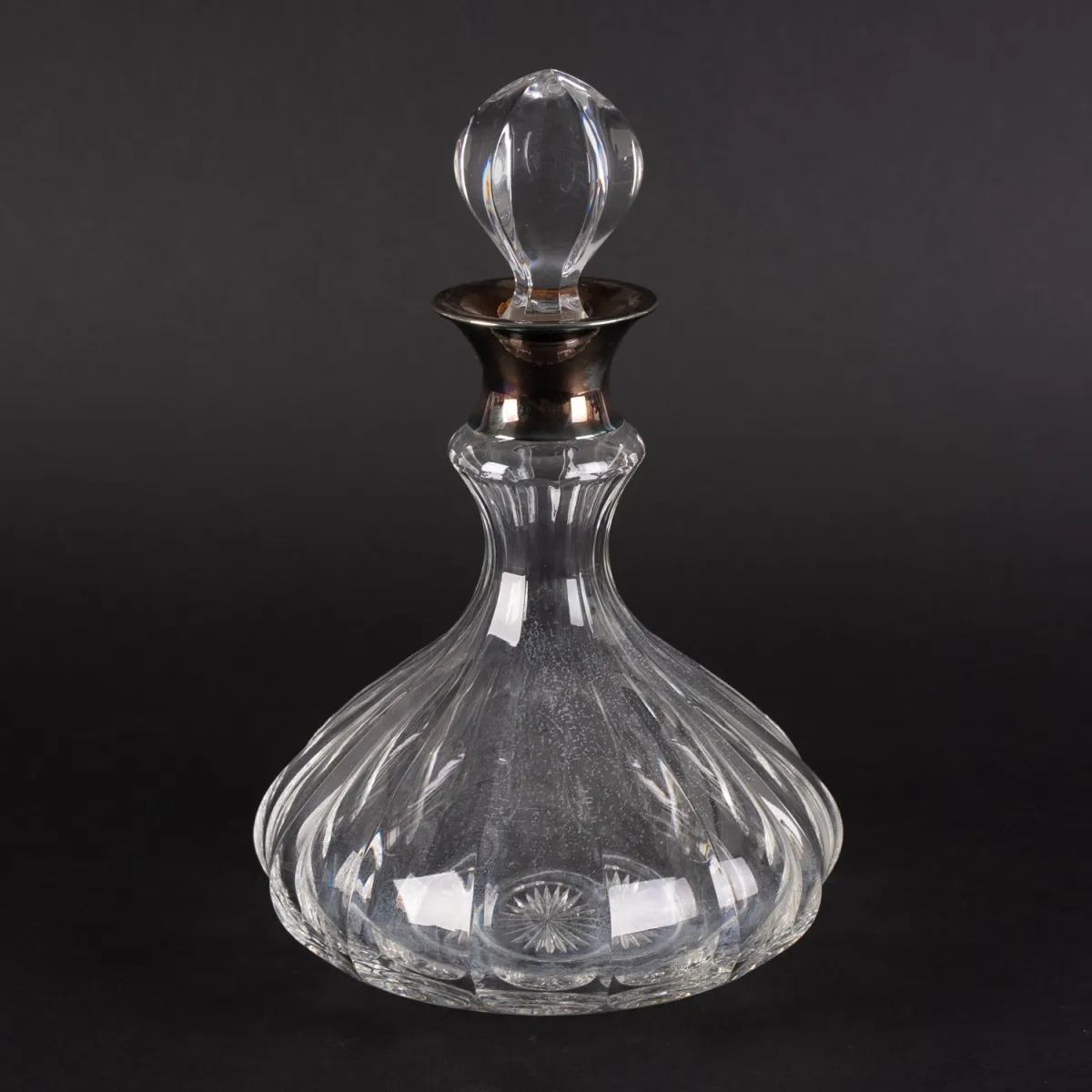 Heavy thick-walled faceted crystal glass carafe with star on base, neck collar in 925 sterling silver