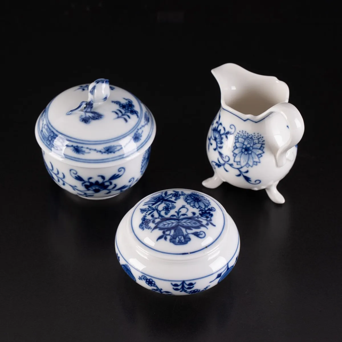 3-piece coffee table set, Meissen, crossed swords mark, various choice, Saxon white porcelain with onion pattern…