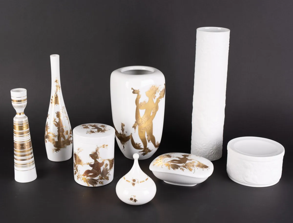 Collection de 8 pièces d'objets divers en porcelaine blanche d'après des dessins de Björn Wiinblad, exécution Rosenthal, 6x avec ...