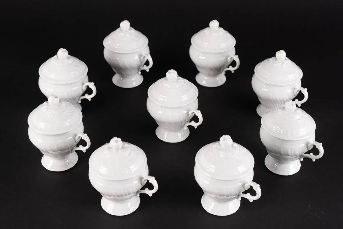 Set of 9 lidded cups with handles, from Richard Ginori (Italy), height approx. 10 cm, very nice condition.