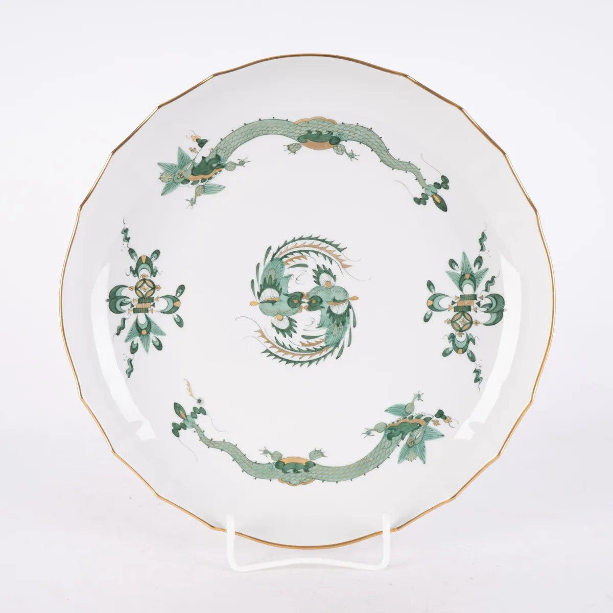 Assiette à gâteau, Meissen, marque aux épées, 1er choix, porcelaine blanche saxonne avec décor Dragon vert et or, diamètre…