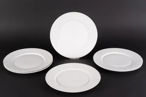 Sada 6 středně velkých jídelních talířů, průměr každého cca 26 cm, KPM Kurland, klasicky elegantní bílý porcelán sp…